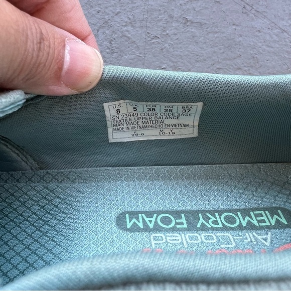 Skechers Women’s Size 8 Gray Memory Foam Slip Ons Bow Comfort Shoes - Picture 4 of 6